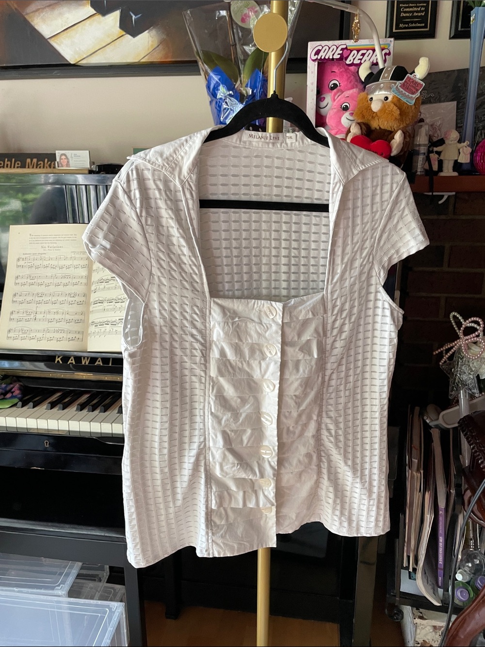 ☀️ SUMMER CLEARANCE 🛍️Melanie Lyne White Short Sleeve Button-Front Shirt